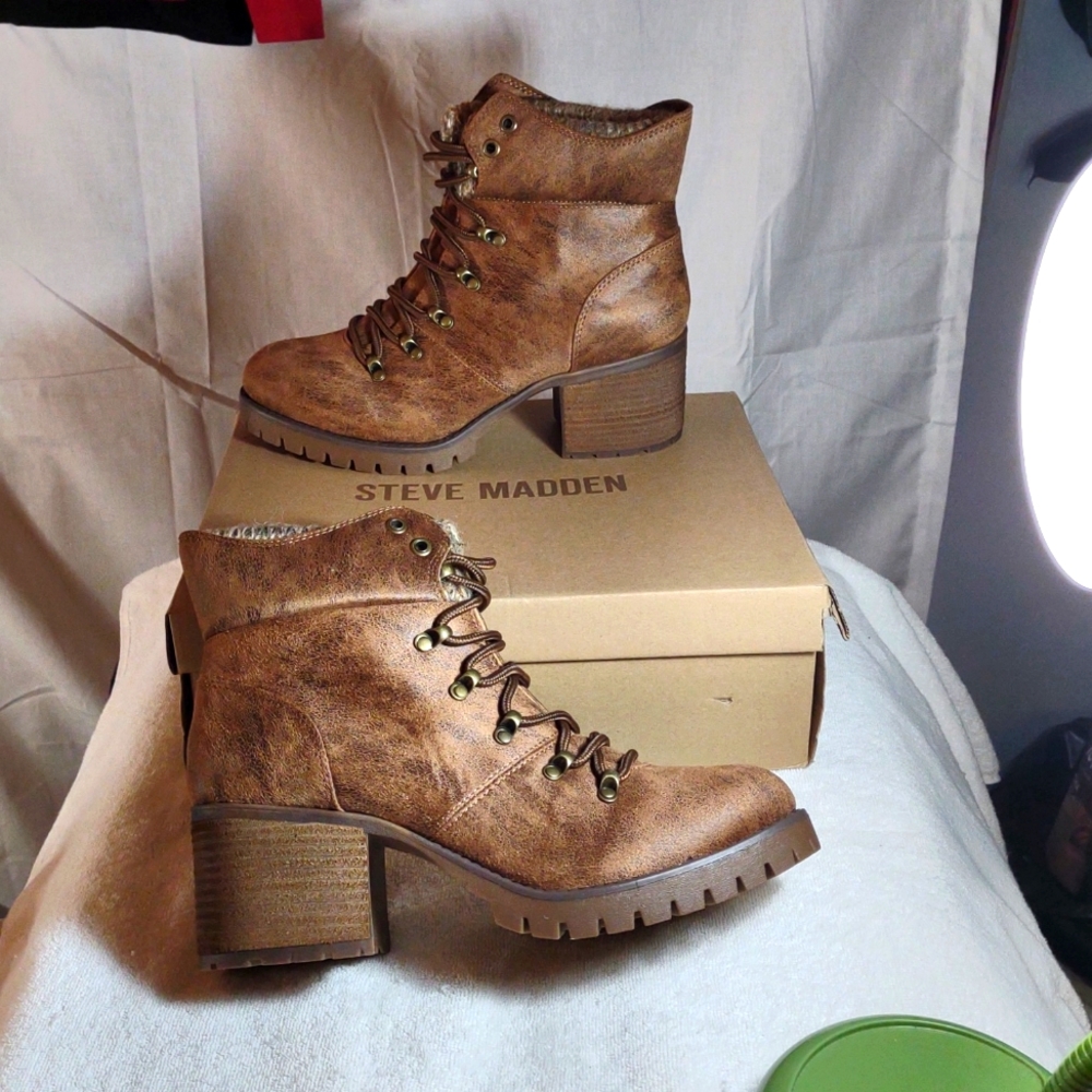 New in Box - Steve Madden - Brown Lace-Up Heeled Ankle Booties - Size 9.5